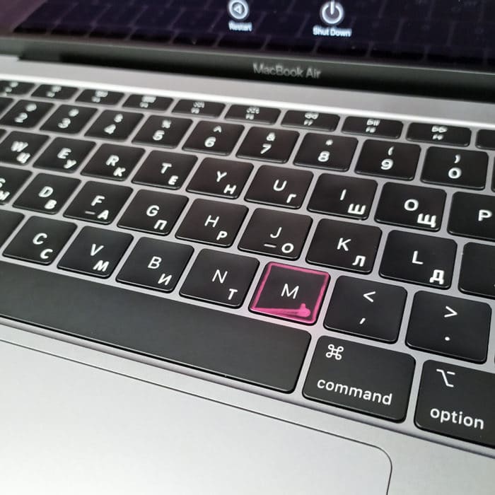 Лазерная гравировка MacBook